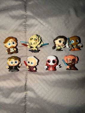 Doorables Star Wars Episode III Revenge of the Sith 8 Figures Collection Peek